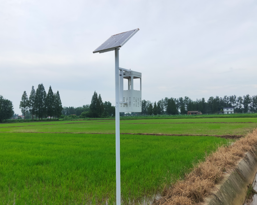 云飛風(fēng)吸式太陽(yáng)能殺蟲燈