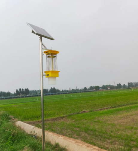 云飛太陽(yáng)能自動(dòng)清蟲殺蟲燈